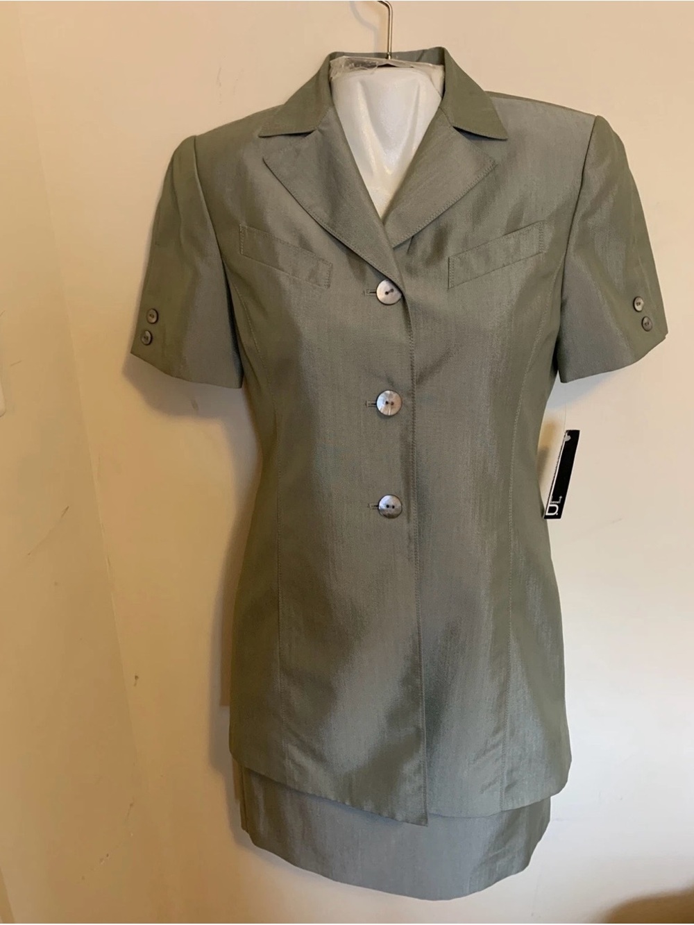 b.bennett Women 10 Green Solid 
Skirt Suit Notch 3Btn Lined Short SIv